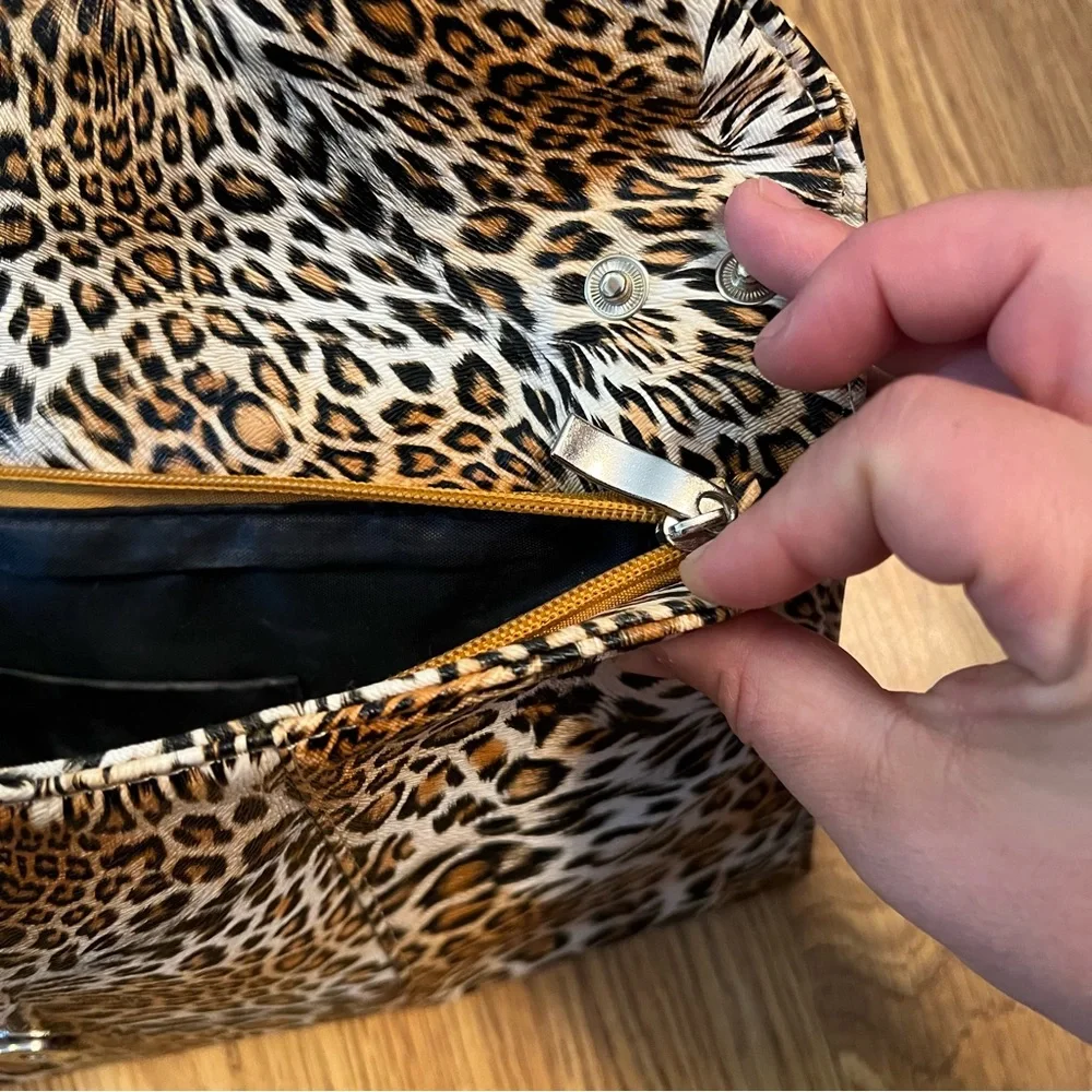 Leopard Print Clutch - Picture 7 of 13